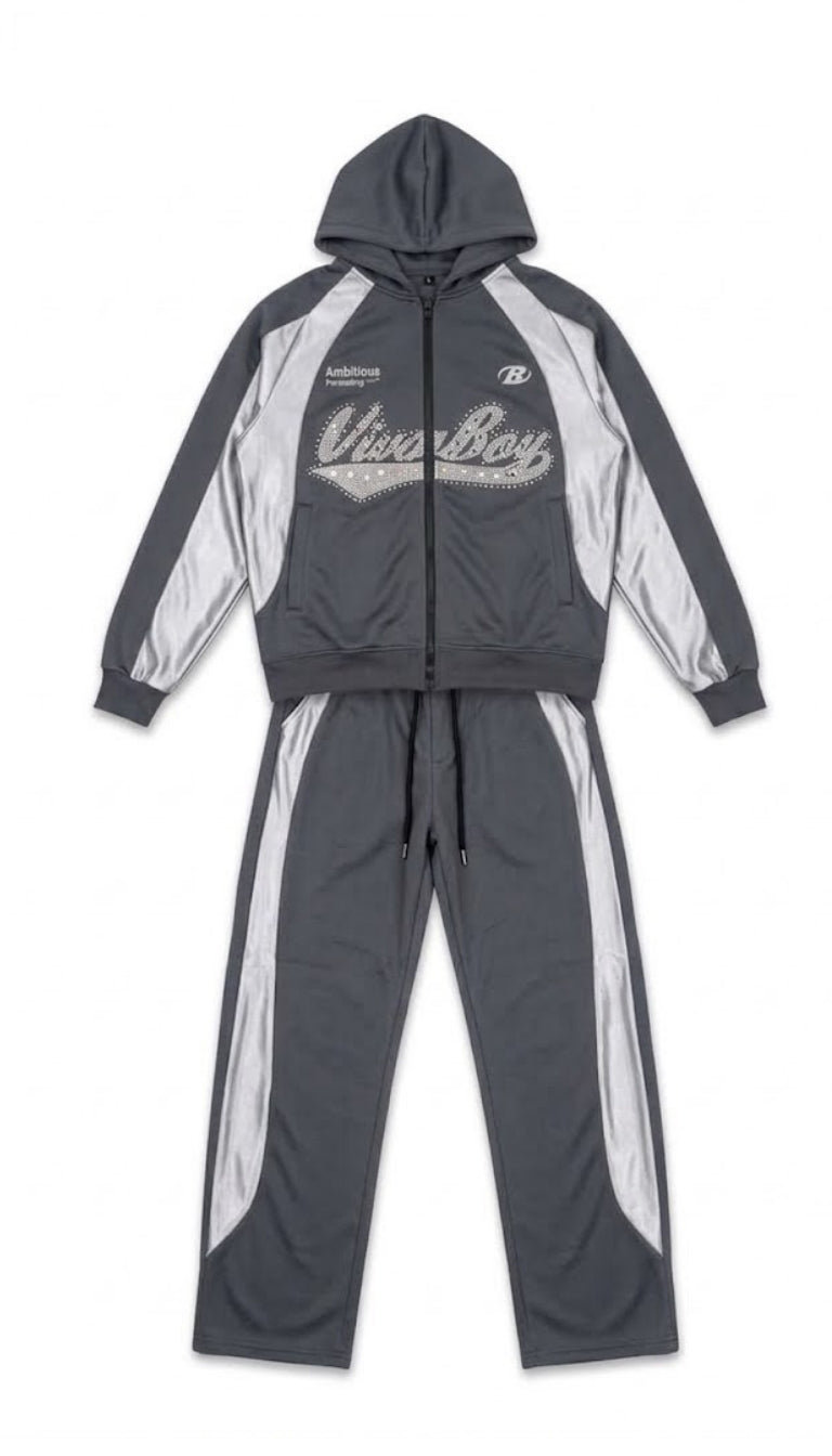Coordinato con Inserti Lucidi e Logo in Strass