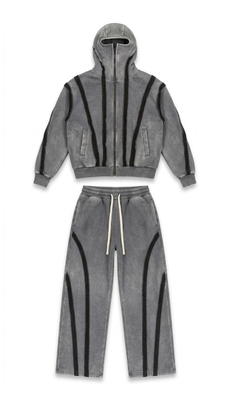 Completo con giacca balaclava e inserti lineari
