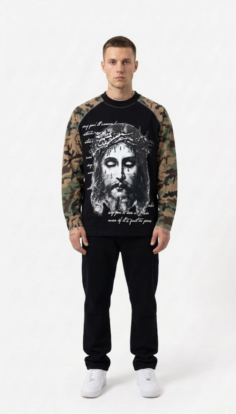 Longsleeve con Grafica e Dettagli Camouflage