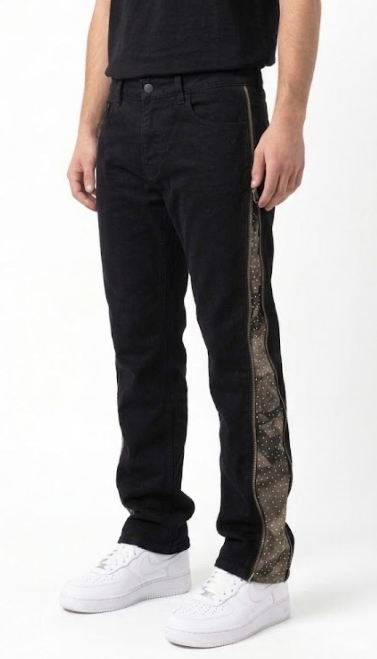 Jeans con Bande Camo e Zip Laterali