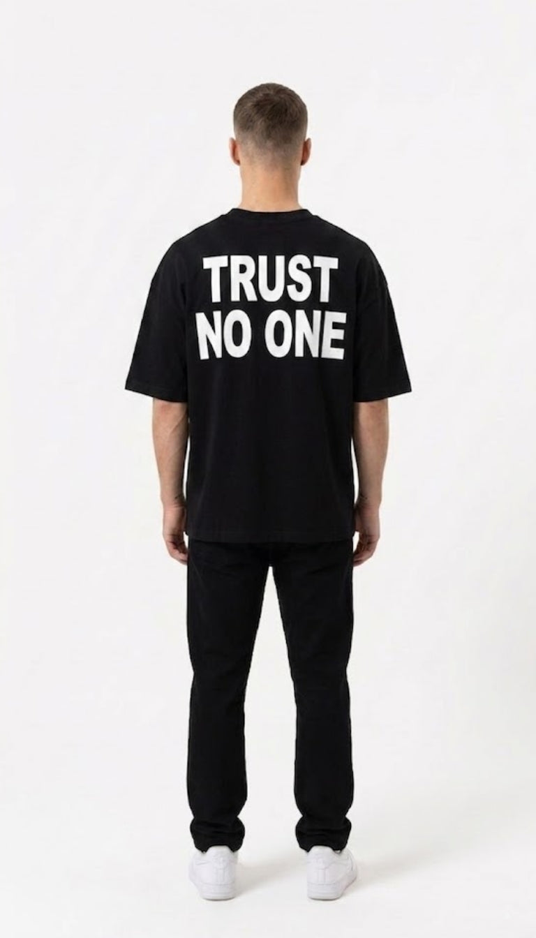 T-Shirt Boxy "Trust No One"