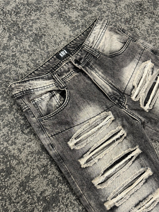 JEANS RIPPED STONE WASH