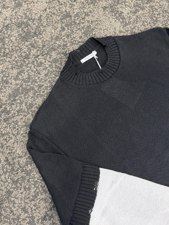 DOUBLE BLACK SWEATER