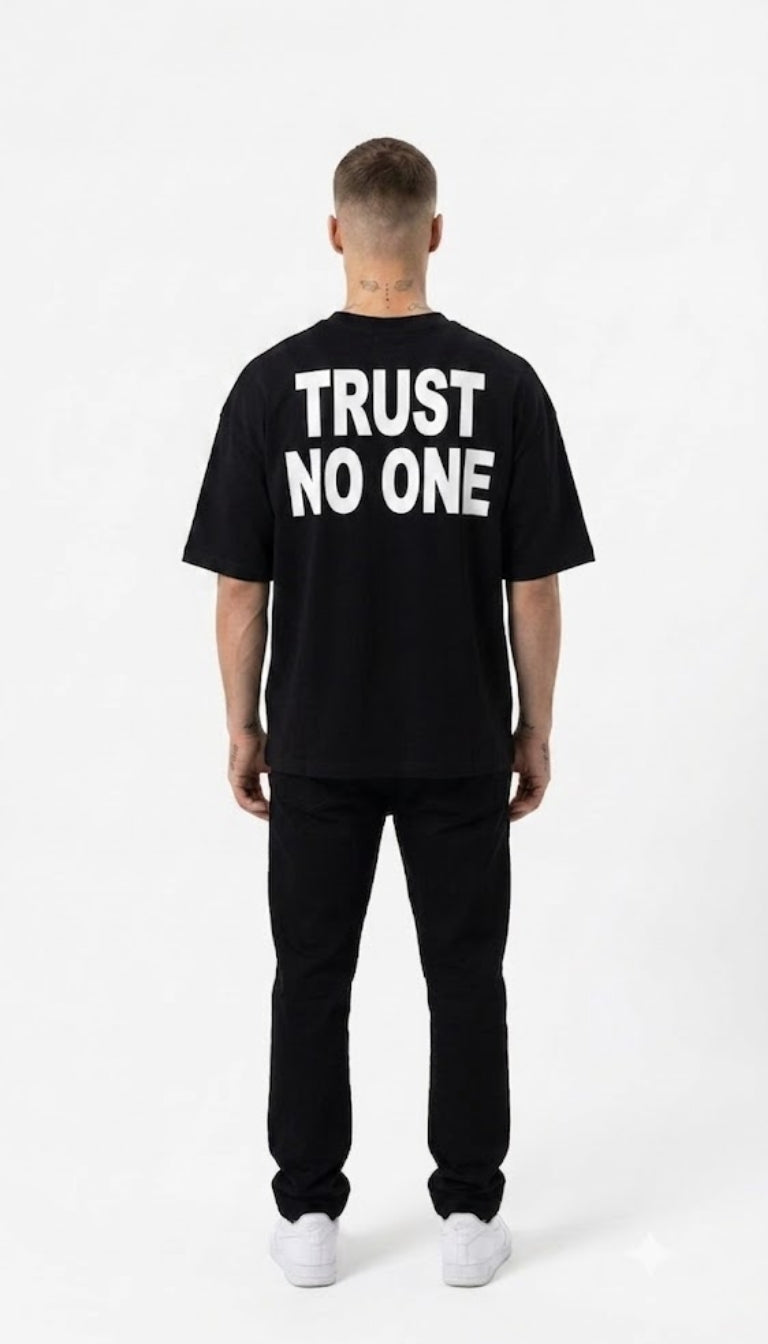 T-Shirt Boxy "Trust No One"