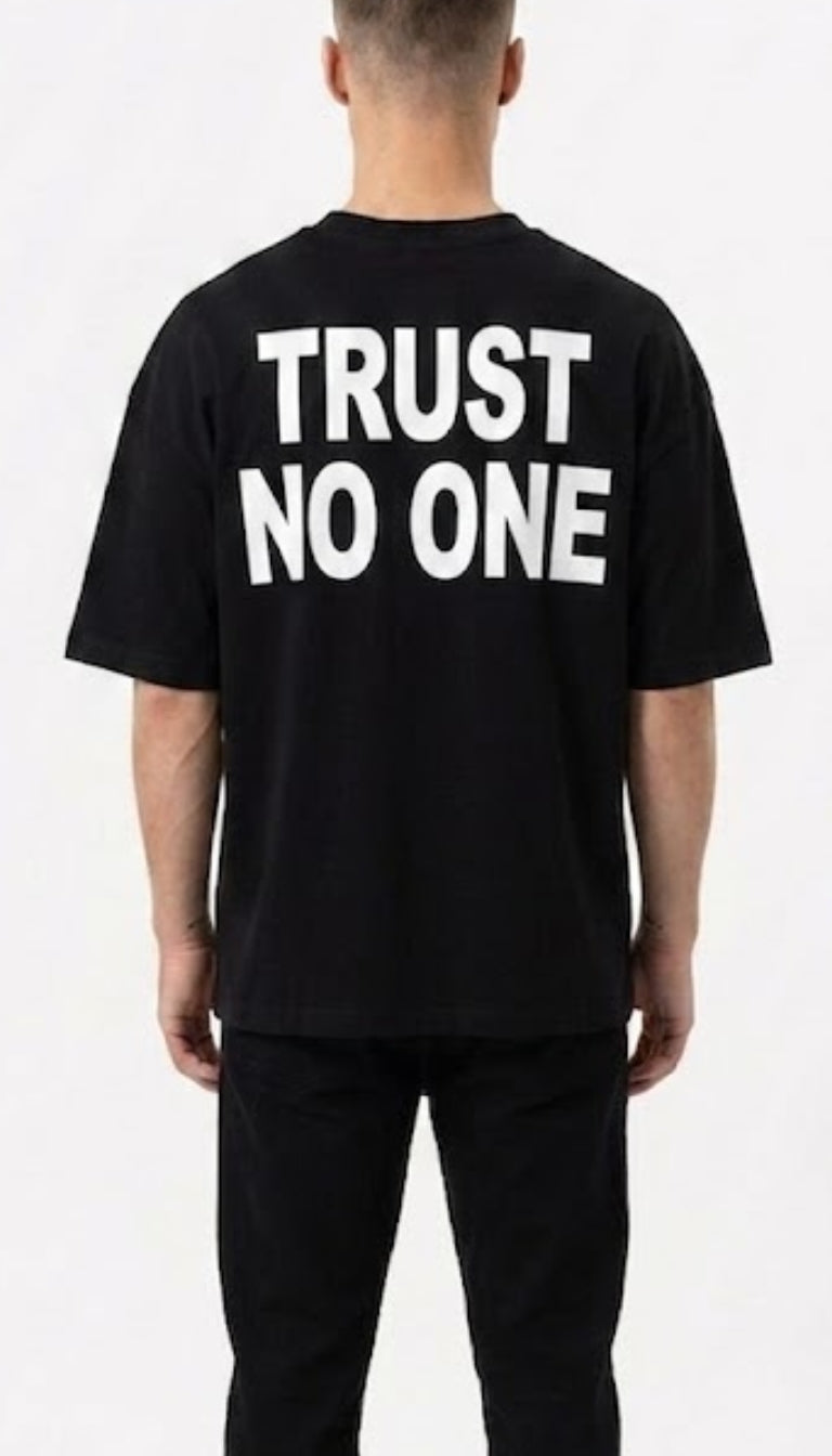 T-Shirt Boxy "Trust No One"