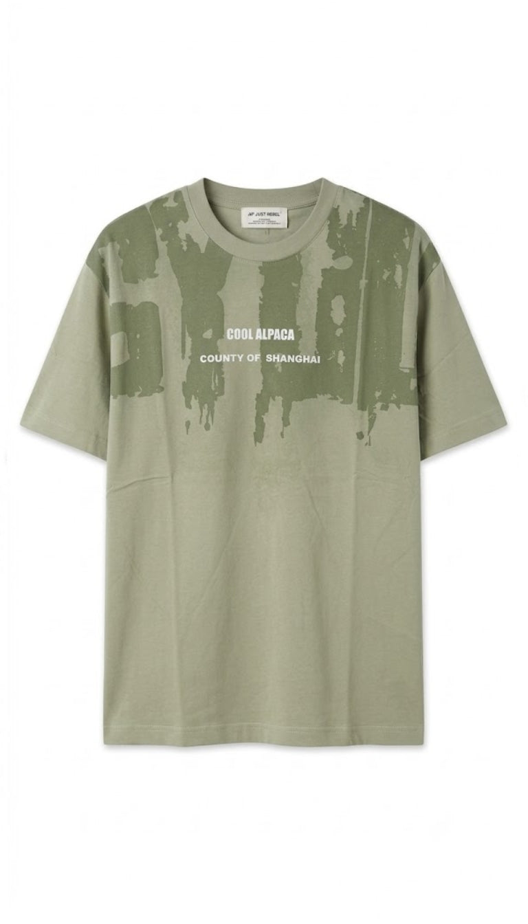 T-Shirt "Urban Dripping" con Stampa Grafica