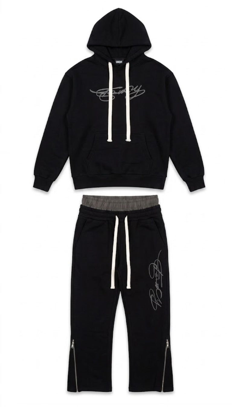 Completo Tuta Streetwear con Grafiche Corsive e Zip Laterali