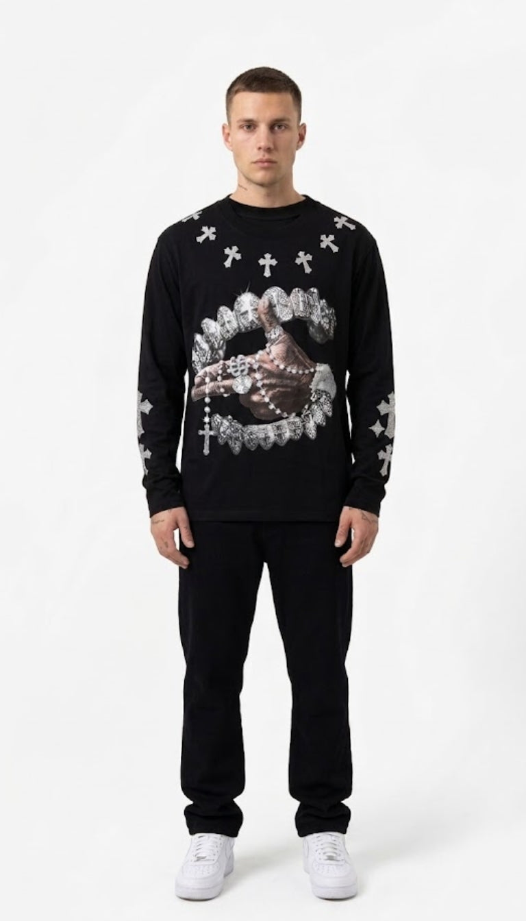Longsleeve stampa grafica ingioiellata e croci gotiche.